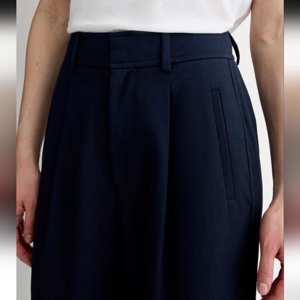 NWT Everlane The Draper Pleated Pant in Buttersmooth Navy Blue Wide Leg Size 4S - Picture 13 of 14